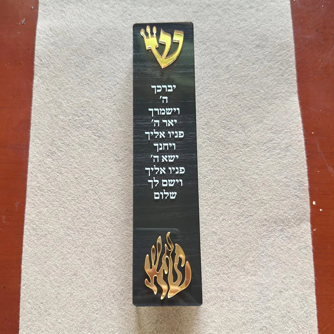 מארז מזוזה מודרני עם לוגו שין אקריליק חיתוך תלת מימד מזוזה מתנה יהודית מתנה לתינוק חדש מתנה לבית חדש ברכה לבית יהודי