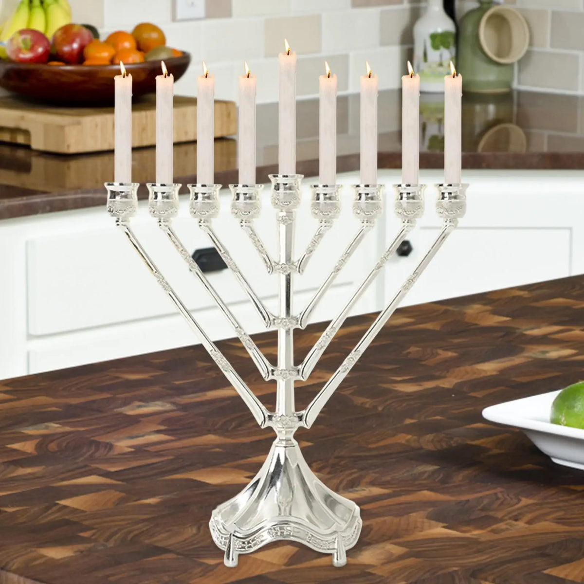 חנוכיית מתכת קלאסית – 9 קנים