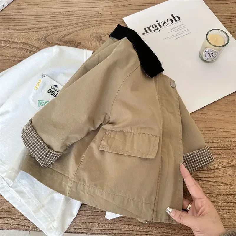 מעיל רוח לילדים בגזרה רחבה