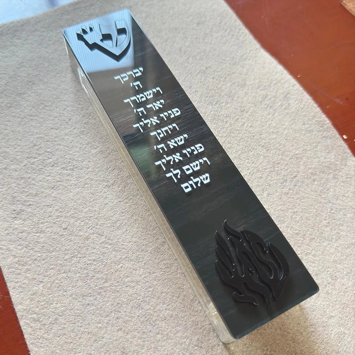 מארז מזוזה מודרני עם לוגו שין אקריליק חיתוך תלת מימד מזוזה מתנה יהודית מתנה לתינוק חדש מתנה לבית חדש ברכה לבית יהודי