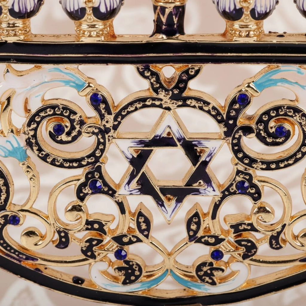 חנוכיית וינטג׳ עם בסיס יציב – 9 קנים