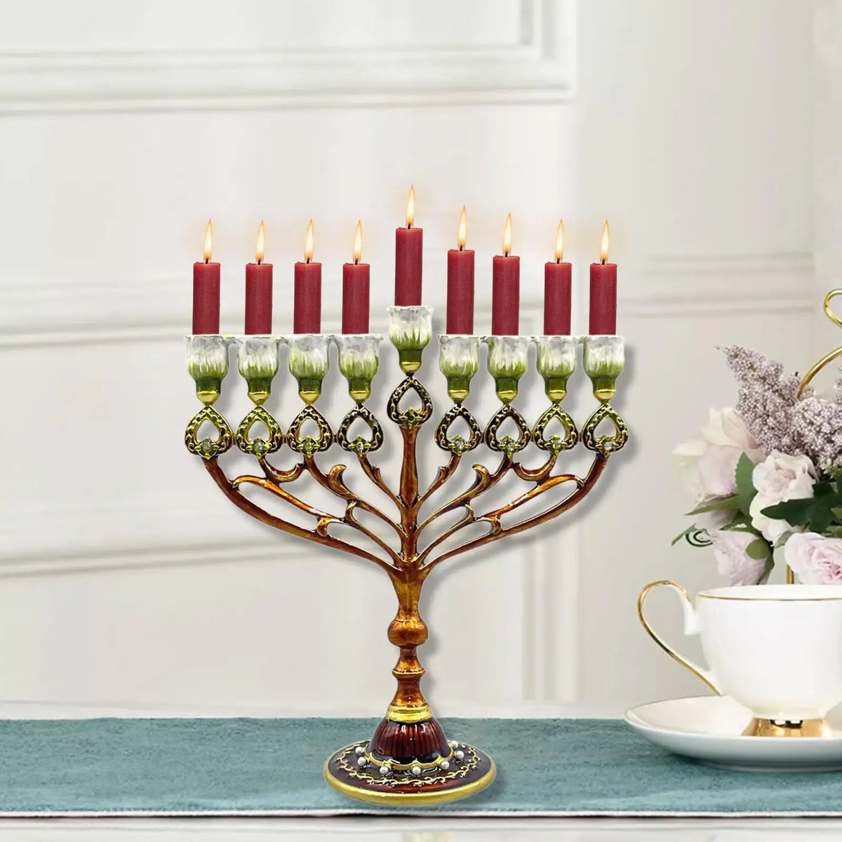 חנוכיית לב אלגנטית ממתכת – 9 קנים