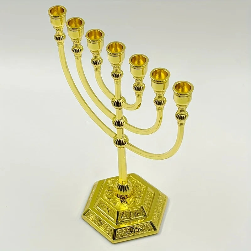 מנורת חנוכה יהודית מסורתית בעלת 7 קנים מצופה כסף, פריט יודאיקה מירושלים, עיצוב לבית ולמזבח