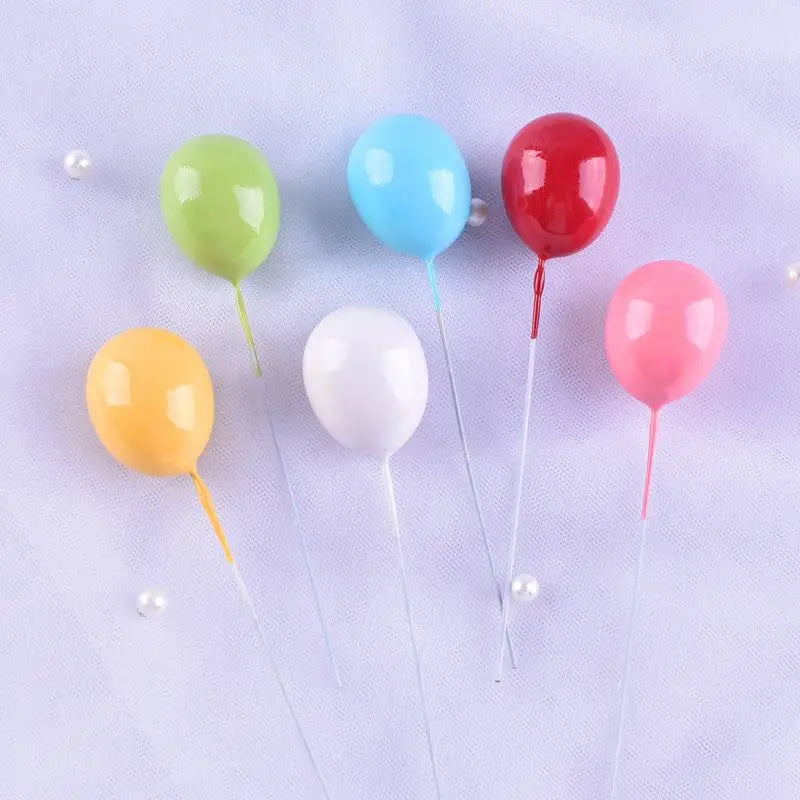 קישוט לעוגה מכדורי קצף צבעוניים