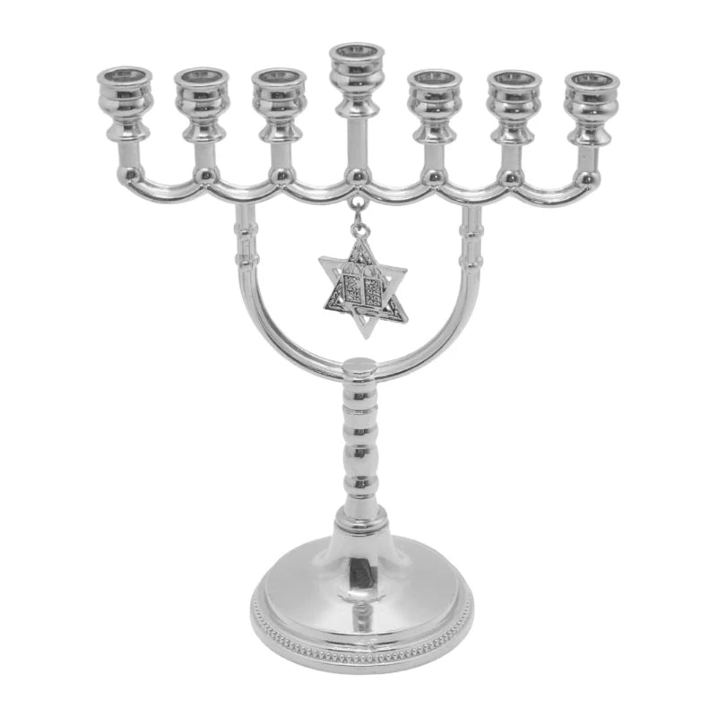 מנורה יהודית מסורתית בעלת 7 קנים, קישוט בדמות כלי המקדש בירושלים