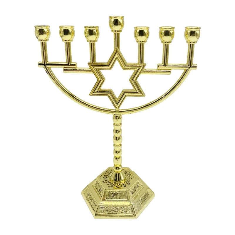 מנורה יהודית מסורתית בעלת 7 קנים, קישוט בדמות כלי המקדש בירושלים