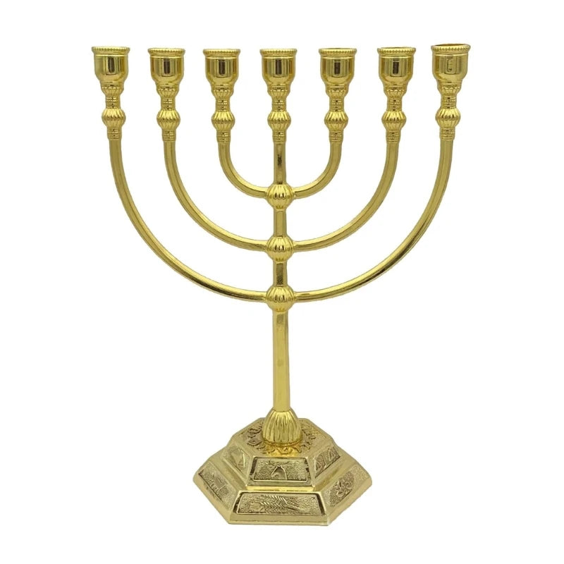 מנורה יהודית מסורתית בעלת 7 קנים, קישוט בדמות כלי המקדש בירושלים