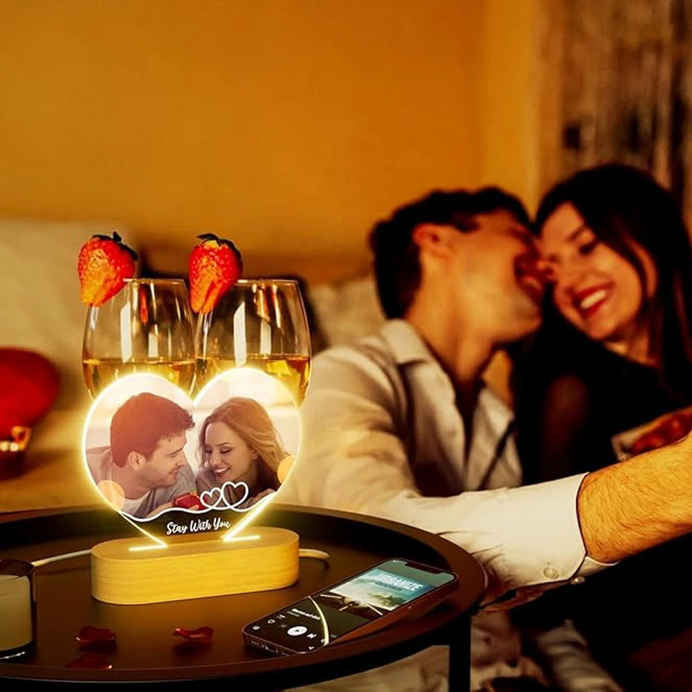 מתנות זיכרון מותאמות אישית לזוגות ולמשפחה, מסגרת תמונה אקרילית בעיצוב אישי עם תאורת לד, מתנות ליום נישואין