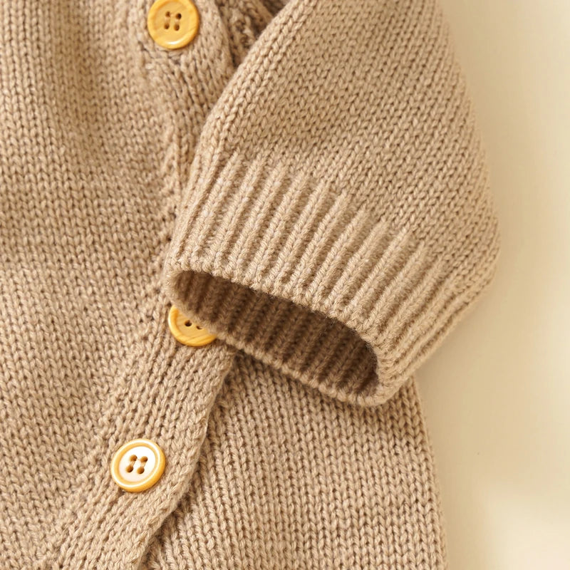סט אוברול סרוג וכובע לתינוקות