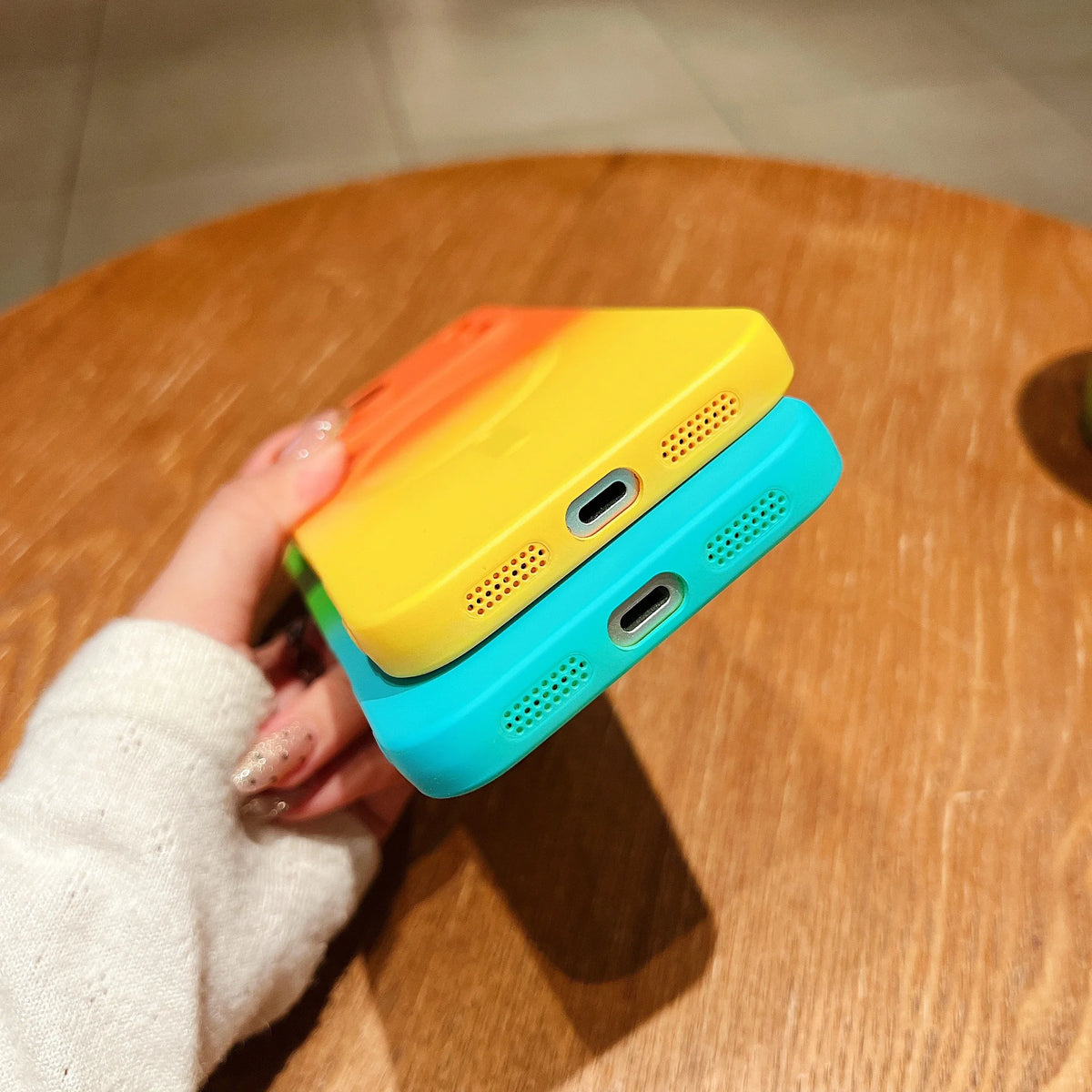 כיסוי סיליקון MagSafe לאייפון בגווני גרדיאנט