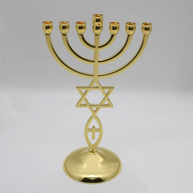 מנורה יהודית מסורתית בעלת 7 קנים, קישוט בדמות כלי המקדש בירושלים