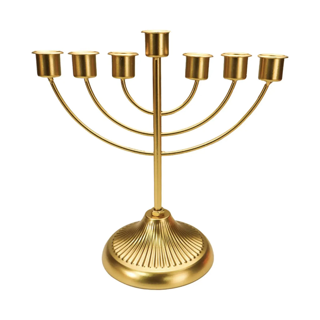 חנוכיית זהב דקורטיבית עם בסיס רחב – 9 קנים