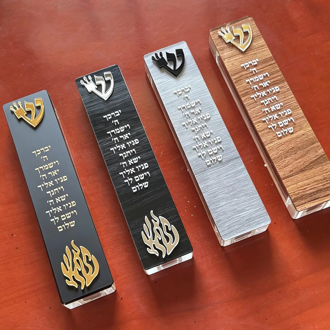 מארז מזוזה מודרני עם לוגו שין אקריליק חיתוך תלת מימד מזוזה מתנה יהודית מתנה לתינוק חדש מתנה לבית חדש ברכה לבית יהודי